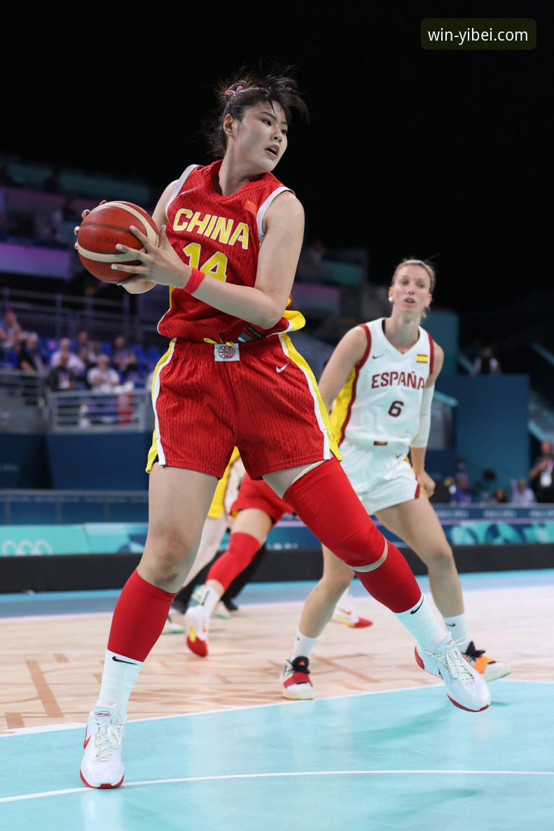 易倍体育指尖体验 中国女篮如何用“一大四小”战术锁定世界杯门票?资深用户带你复盘关键战